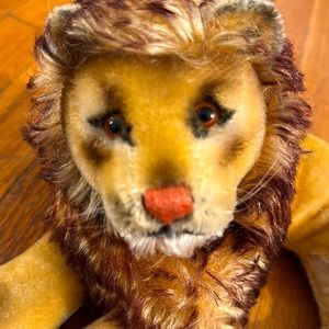 Gorgeous original Steiff “Leo the Lion”